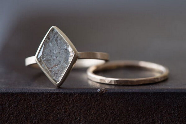 необычное кольцо помолвка